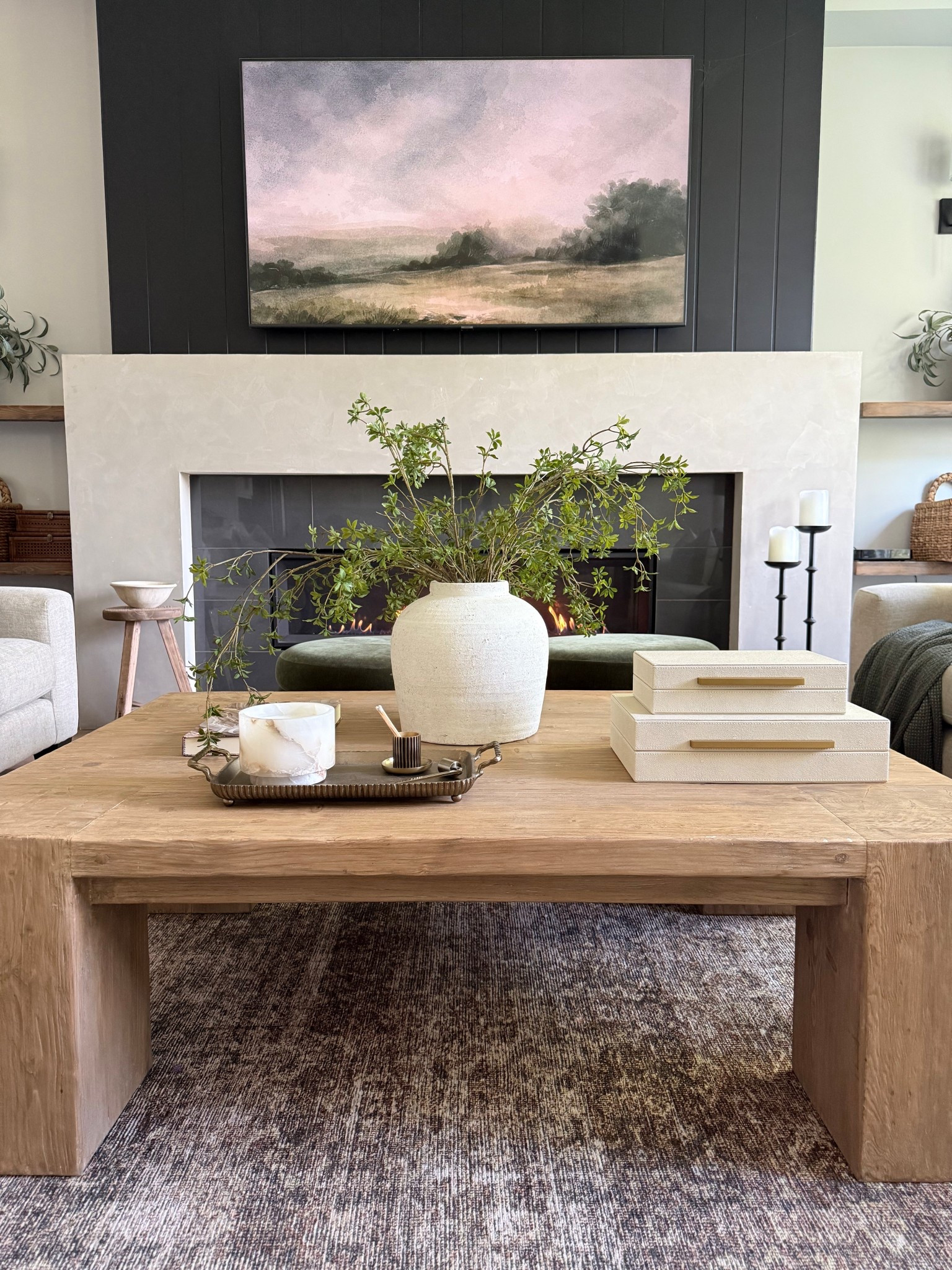 Current coffee table.. a lighter, brighter look for Spring. 
My styling usually involves cohesion and coordinating tones…brings calm🤍