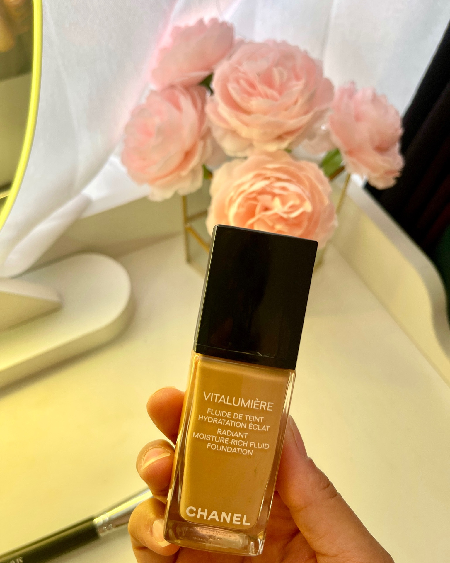 CHANEL
VITALUMIÈRE
Radiant Moisture-Rich Fluid Foundation

#LTKBeauty #LTKFindsUnder100 #LTKU