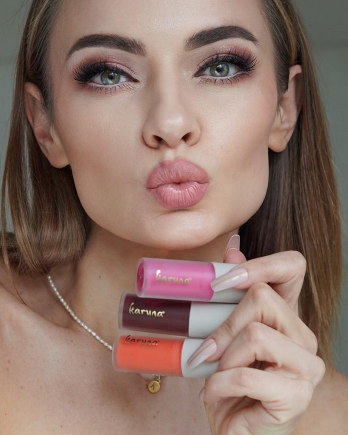 New tinted lip oils 💋 20% off with code STYLESPRINTER20 

#LTKFindsUnder50 #LTKFallSale #LTKBeauty