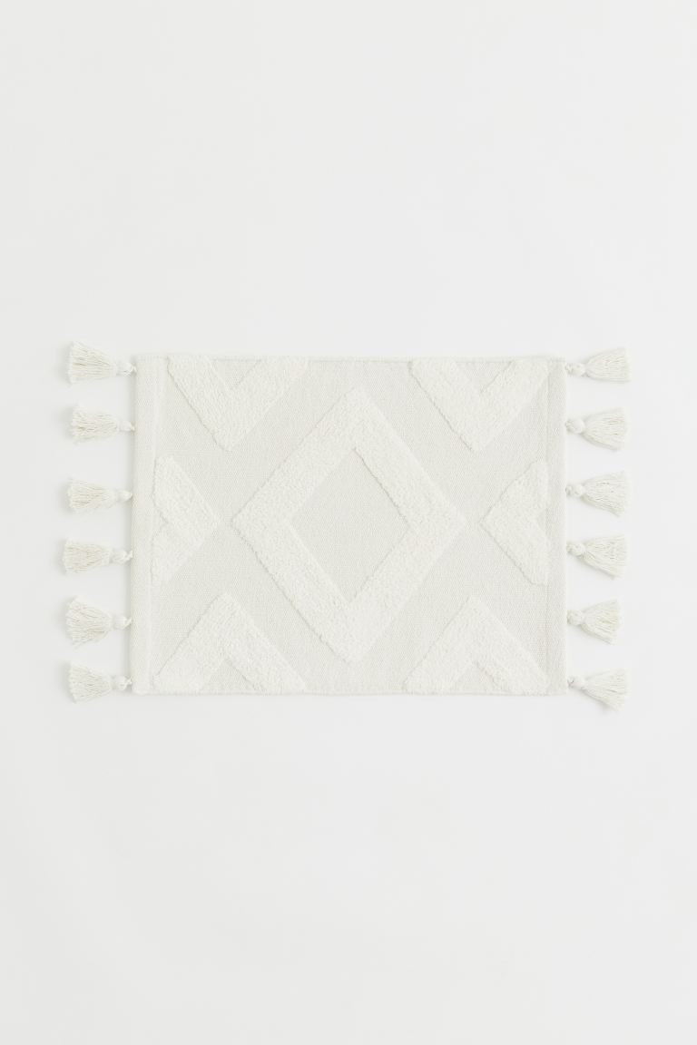 Tasseled Bath Mat | H&M (US + CA)