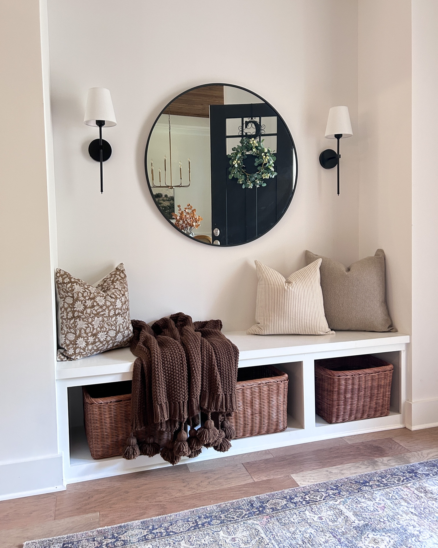 Entryway fall pillow refresh ✨

#LTKsalealert #LTKhome #LTKSeasonal