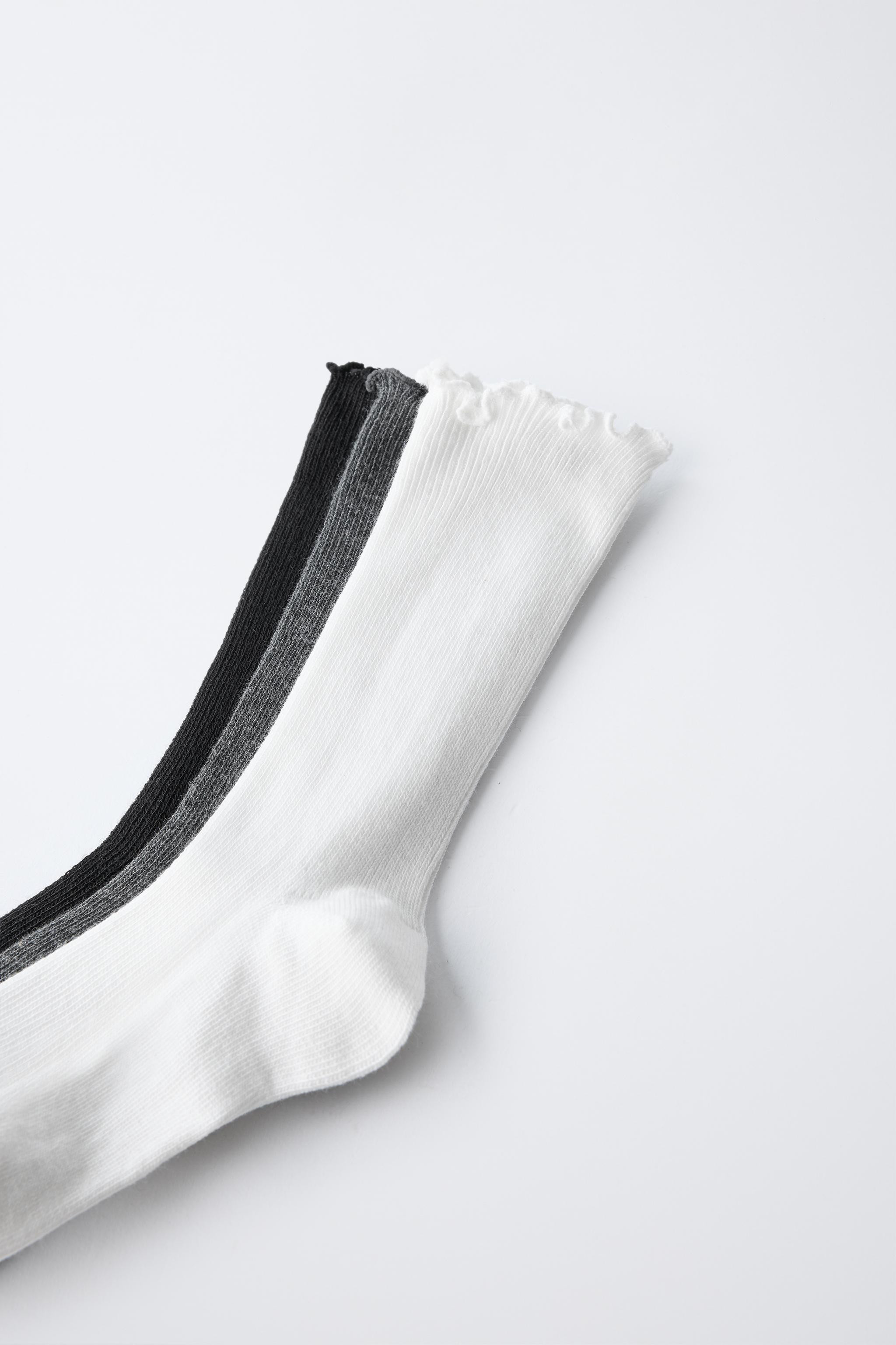 LOT DE TROIS CHAUSSETTES MI-LONGUES EN VELOURS BOUCLÉ | Zara FR