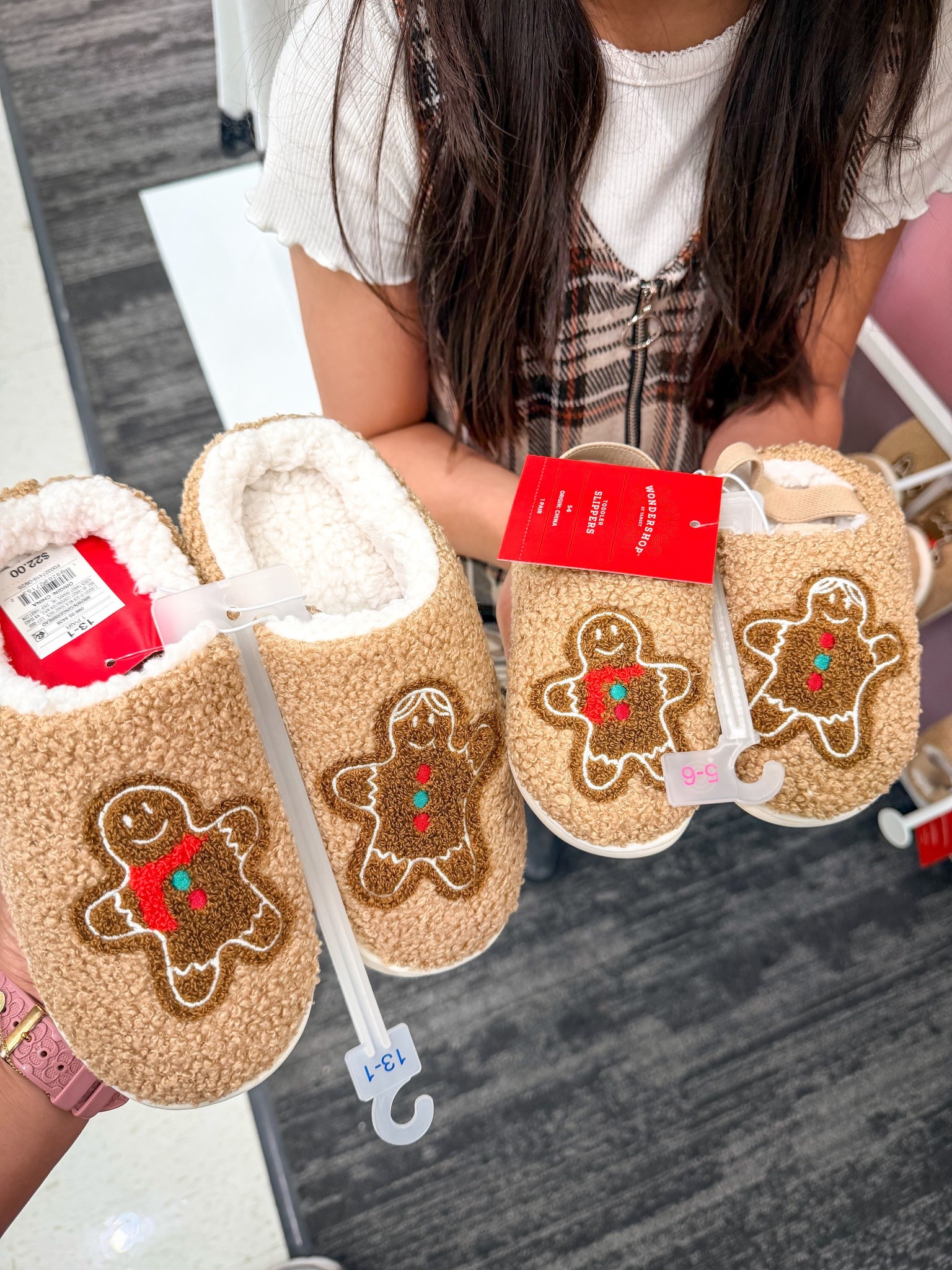 New matching slippers for the family ❤️💕

#LTKHoliday #LTKFamily #LTKGiftGuide