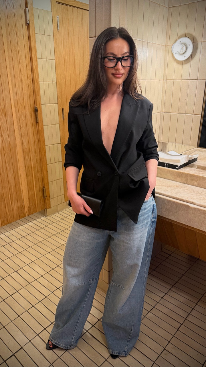 A very easy look to put together! 

*jeans and blazer are Zara old, find below similar options. Size up for an oversized look*

#ootd #zara #ysl #outfit #outfitoftheday