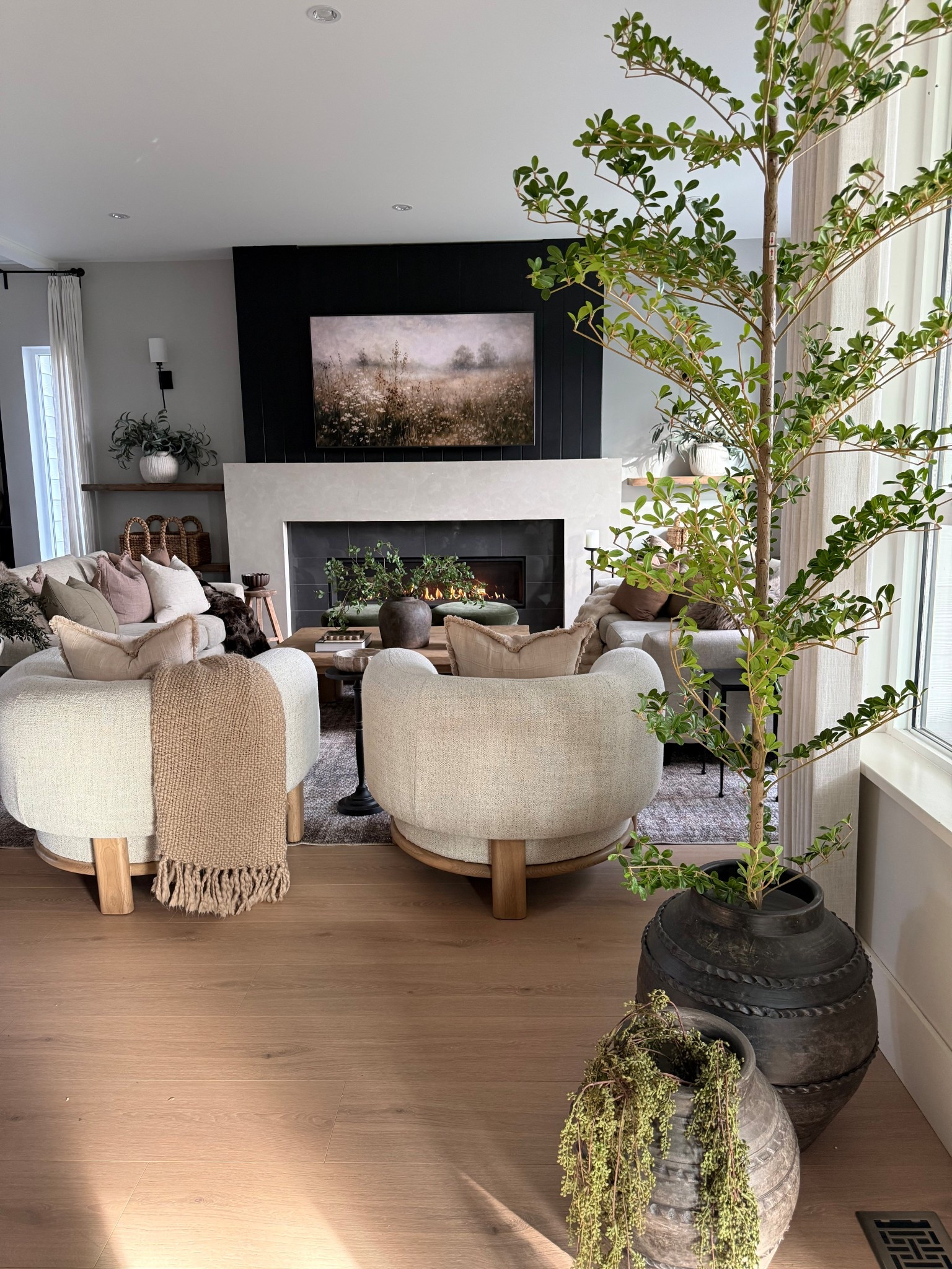 @Wayfair favorites in my home✨
Overstuffed barrel chairs in Ivory..these make a beautiful statement. Large and so comfy! 
#wayfair #ad #wayfairpartner 