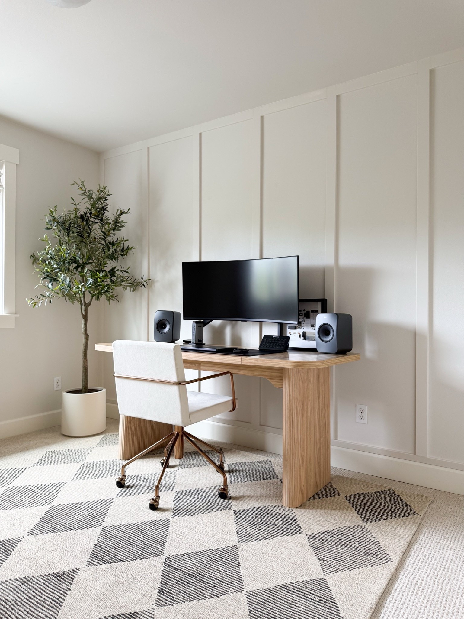 Jeff's office desk set up! 

Under desk storage shelf, desk pad, monitor arm, docking station, rug, under desk cable management tray, gaming monitor

#LTKhome