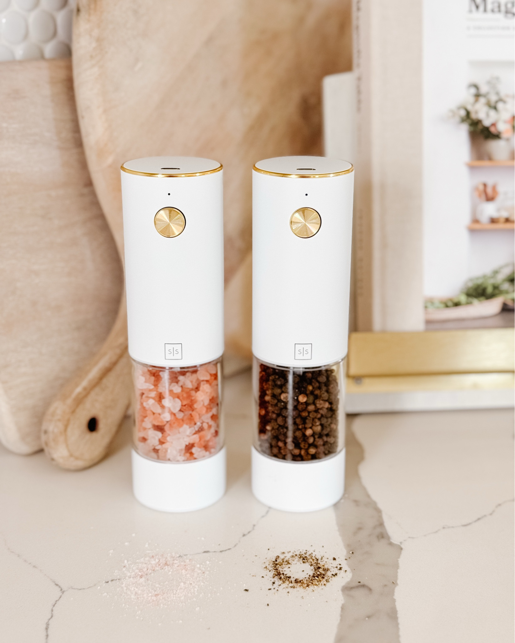 A salt & pepper grinder you’re going want to gift to all the mamas #styledsettings #salt #pepper #grinder #amazon #mothersdaygift #gift 

#LTKMothersDay #LTKHome #LTKdayinmylife