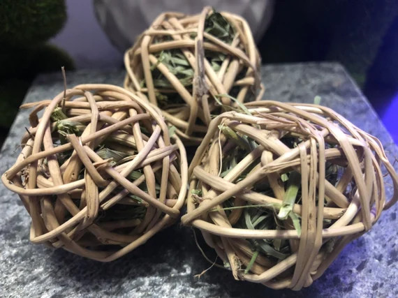 5 Red Clover and Hay Stuffed Vine Balls | Etsy (US)