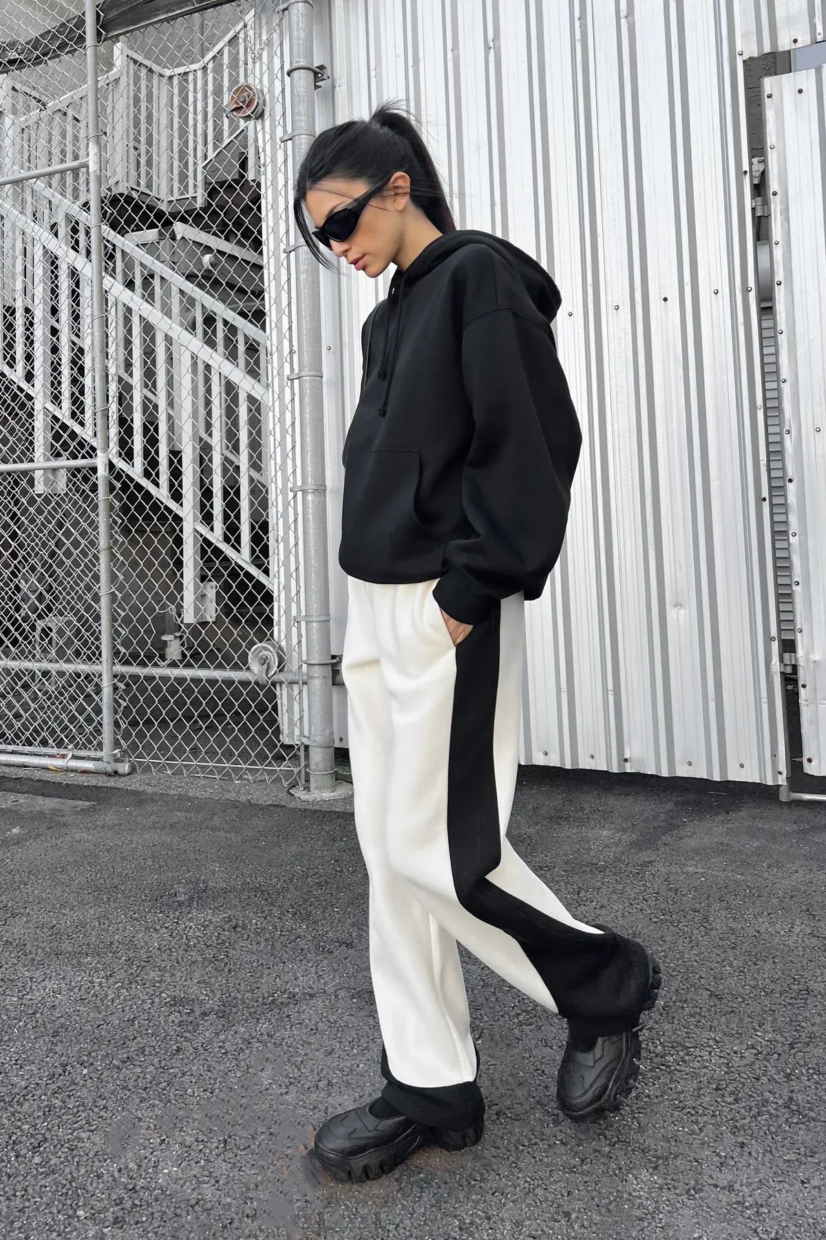 SWEATPANT WITH SEAM DETAIL | OAK + FORT