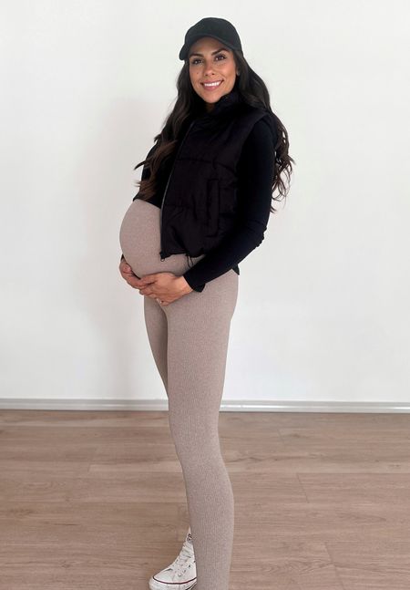 Fall maternity outfit inspo 

#LTKbump #LTKSeasonal #LTKbaby