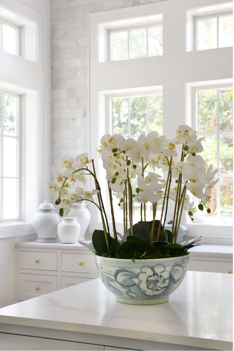 Gorgeous blue and white, perfect for an orchid arrangement. Drop-in orchid look great with it! 

#LTKhome