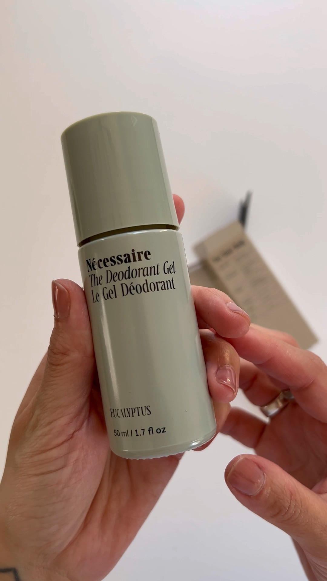 Ladies, if you’ve been looking for a new deodorant that’s aluminum free, paraban free and free from all that other harmful junk, your search ends now. This Necessaire deodorant is your new go-to. First of all, it smells amazing. Second, it does not leave a gross residue on your clothing (I know, finally)! You can grab this at Sephora 🤍


Clean beauty 
Necessaire skincare 
Packaging 
Skincare packaging 

#LTKBeauty #LTKActive #LTKVideo