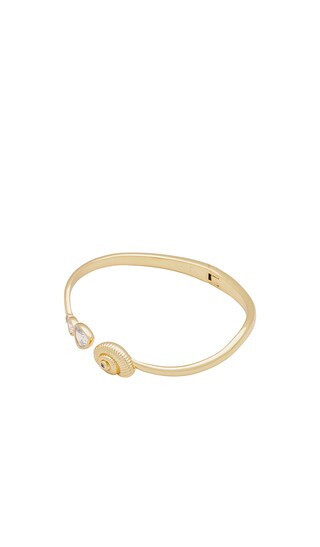 Ettika Shell Bracelet in Metallic Gold. | Revolve Clothing (Global)