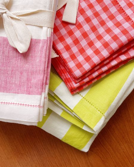 Cannot wait to put these new #sumertime table things to use 😍 I think all of these are on sale right now and I highly recommend. 

#tablescape #tabletop #tablelinens #tablecloth #napkin #dining #summertable #plaid #linens #summer #summerstyle #dinnerwithfriends #summervibes #livecolorfully #entertaining 

#LTKhome #LTKsalealert #LTKSeasonal