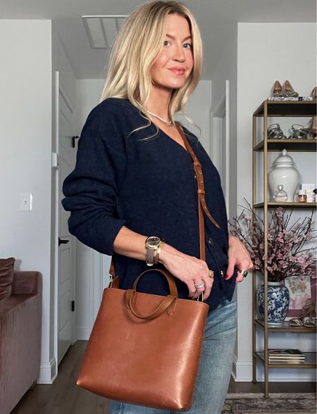 Such a great leather crossbody - 20% with code LTK20 for all new Shopbop customers! 

#LTKstyletip #LTKsalealert #LTKxMadewell