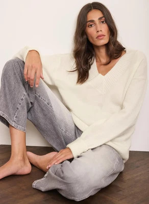 Cream V-Neck Knit Jumper | Mint Velvet