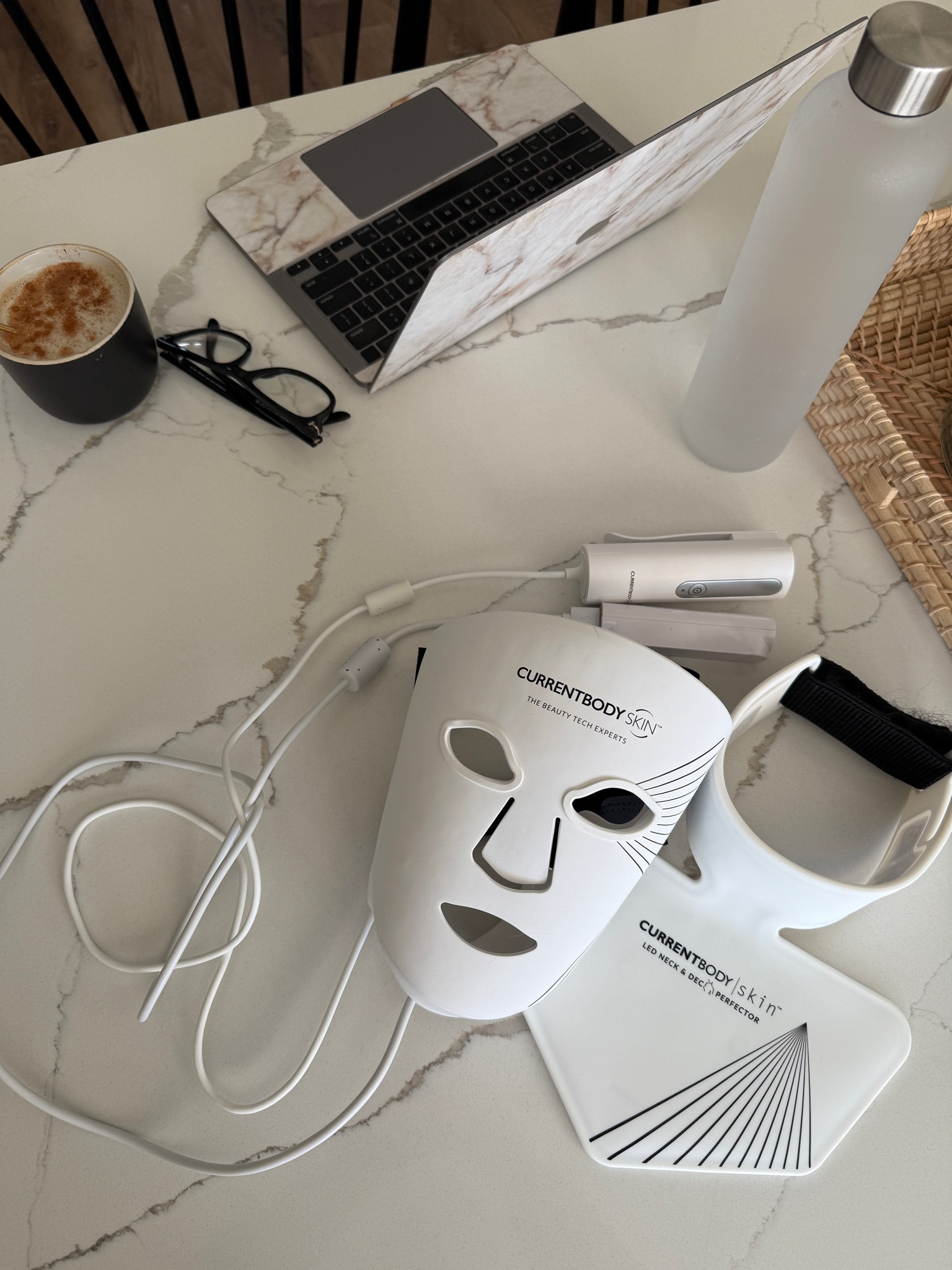 CurrentBody LED Red Therapy Mask (code: LINDSEY10)

#LTKBeauty #LTKOver40