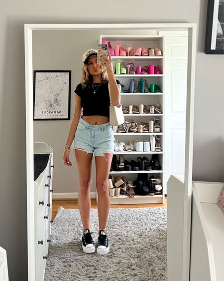 Easy casual spring/summer outfit ideas. Loving the denim shorts from American Eagle size 00. 💕