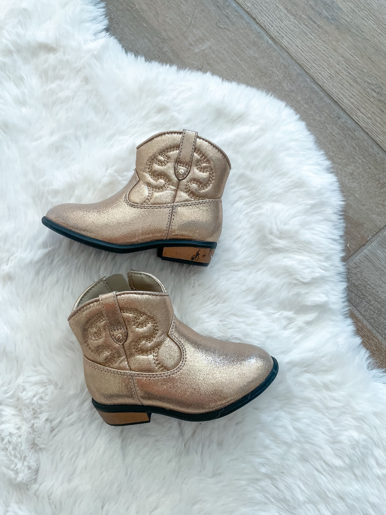 Cutest little gold boots for my sweet little cowgirl! They come in pink too! Both are in the toddler sizes. ✨🤍🤠 

#Boots #CowgirlBoots #GoldBoots #ToddlerShoes #BlingBoots #ChristmasBoots

#LTKfamily #LTKshoecrush #LTKfindsunder50