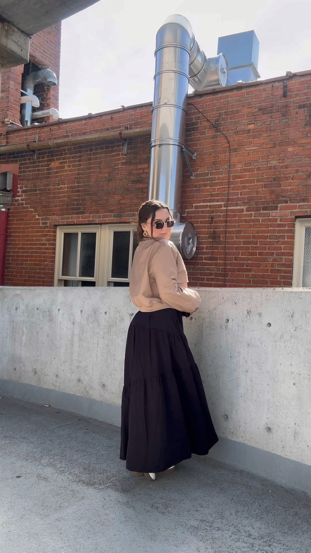 Bomber jacket / L
Maxi skirt / M
Shoes / TTS 7.5
Tshirt / M