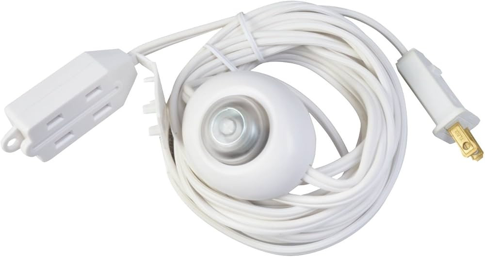 Woods 11203W Extension Switch, 3 Outlets (2 On One Side and 1 On The Other) 15-Foot Indoor Cord I... | Amazon (US)