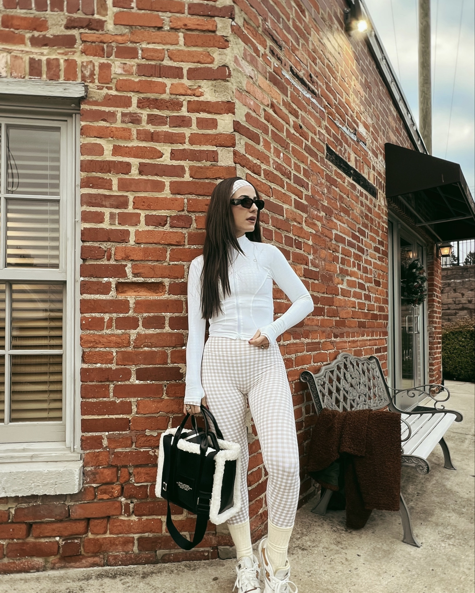 Feminine and functional ✌🏻 just what every girl needs! 💕 Linking this gorgeous set from @astoria_activewear on my @shop.LTK for you. Snag it and feel confident and empowered while working out or running errands. #liketkit 

#AstoriaActivewear #LTKfit #LTKStyle #ActivewearForWomen #WorkoutStyle #AthleisureGoals #WomensFitness #ad 

#LTKFitness #LTKU #LTKActive