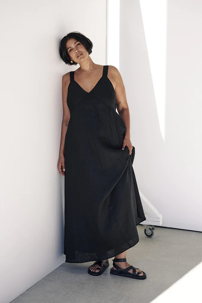 TIARNE BLACK LINEN MAXI DRESS | DISSH