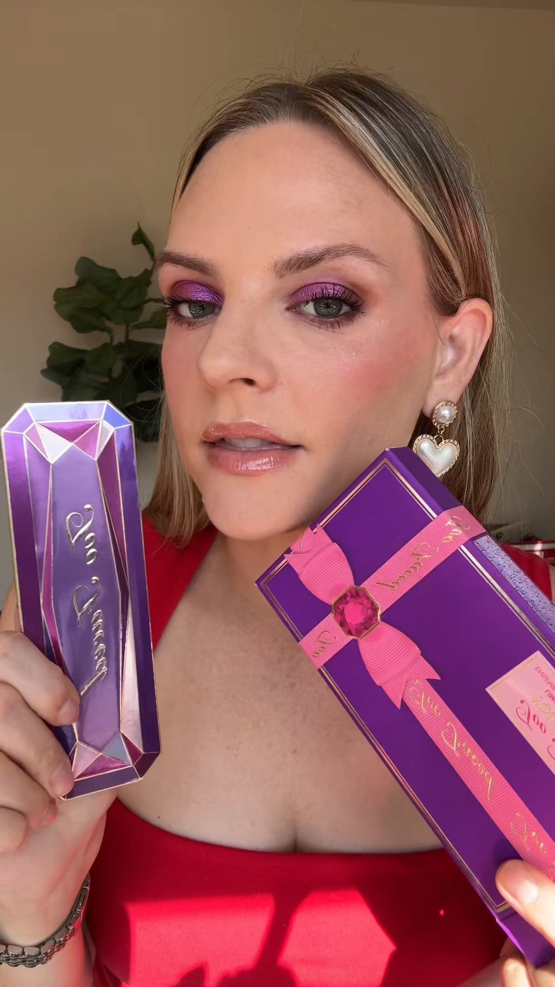 Too faced holiday palette so pretty it’s a bundle that comes with eye shadow and two mascaras! 

#LTKHoliday #LTKVideo #LTKBeauty