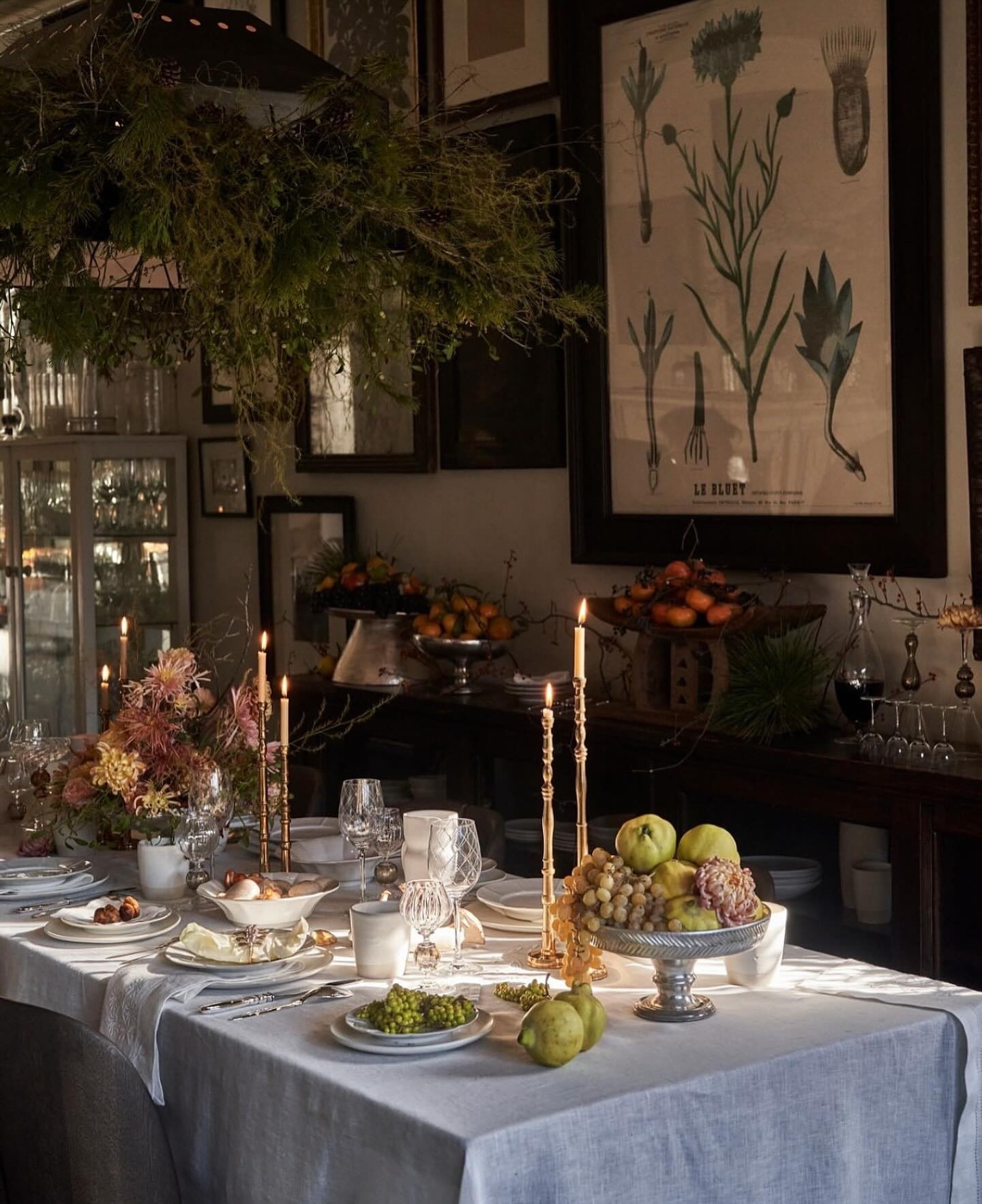 SEASONAL TABLESCAPE 🎄🍸🍽️ | Dreamy Vibes thanks to @rwguild When in doubt nature always has the answers to heal, restore, and inspire! I love this harvest season. @knofdesign #art #placesetting #tablescape #christmastable #holidaytable 

#LTKSeasonal #LTKHoliday #LTKHome