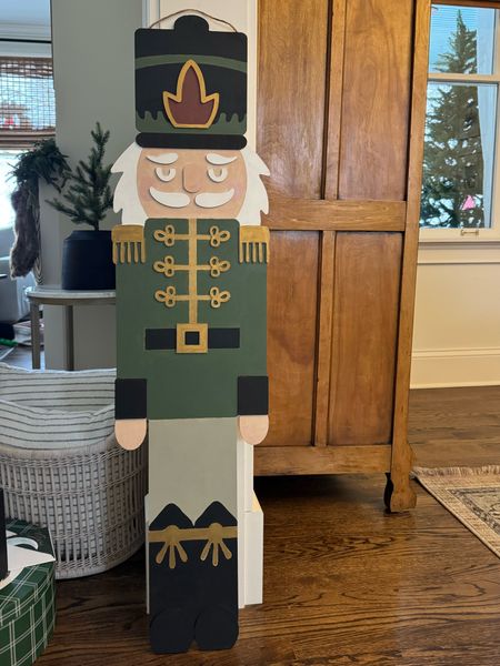 Nutcracker sign … Christmas crafting 

#LTKhome #LTKHoliday #LTKSeasonal