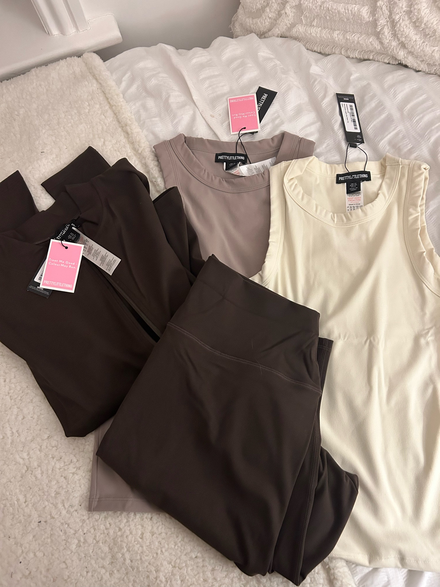 Clean girl era 🤎 #activewear #plt #plthaul 

#LTKSeasonal #LTKstyletip #LTKfitness