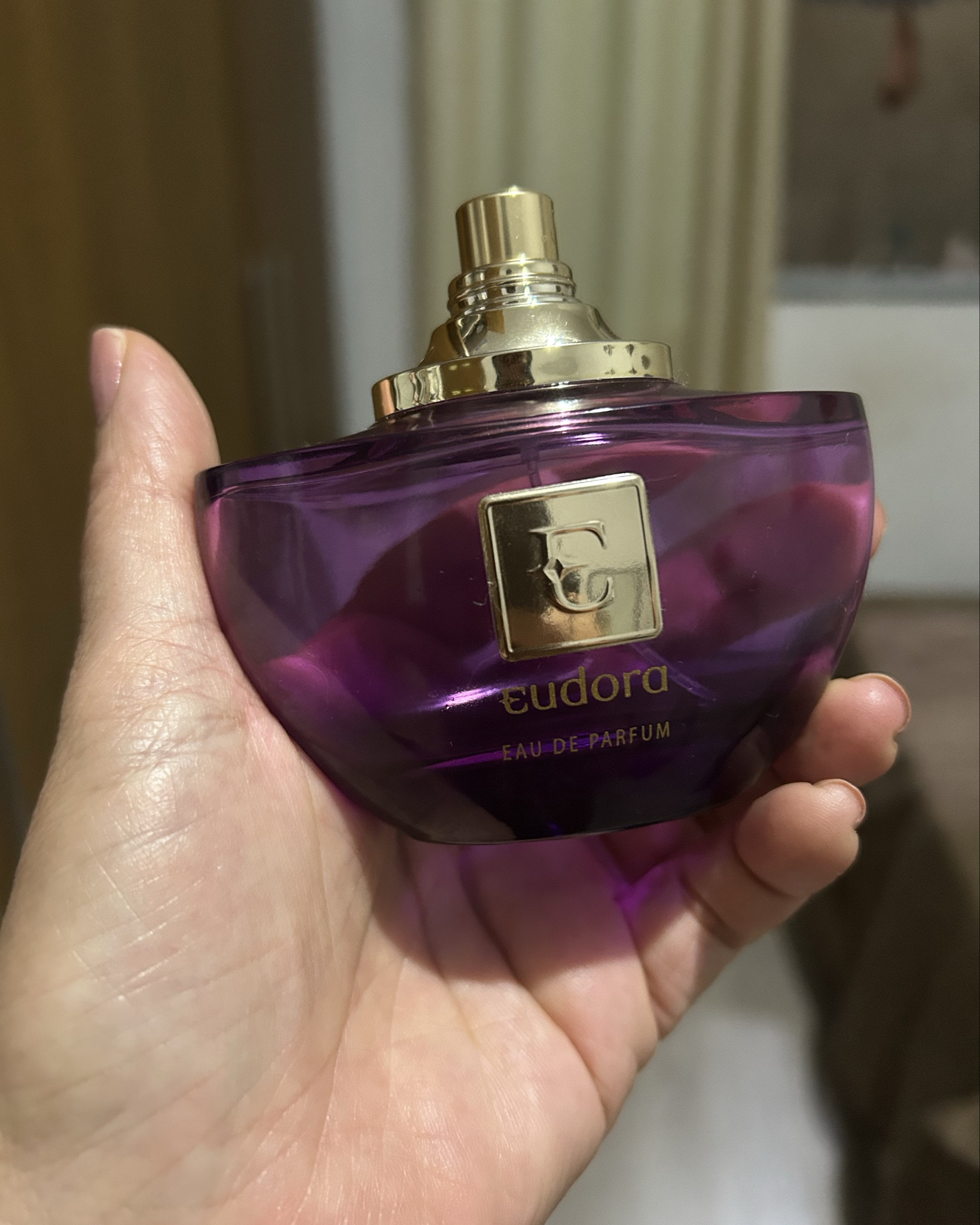 Sofisticado e único, o famoso Eudora roxo traz um chypre amadeirado inesquecível para as melhores ocasiões.


#LTKbeleza #LTKbrasil #LTKdicadeestilo