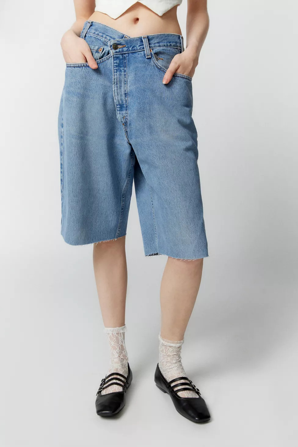 Urban Renewal Remade Levi’s® Crossover Denim Short | Urban Outfitters (US and RoW)