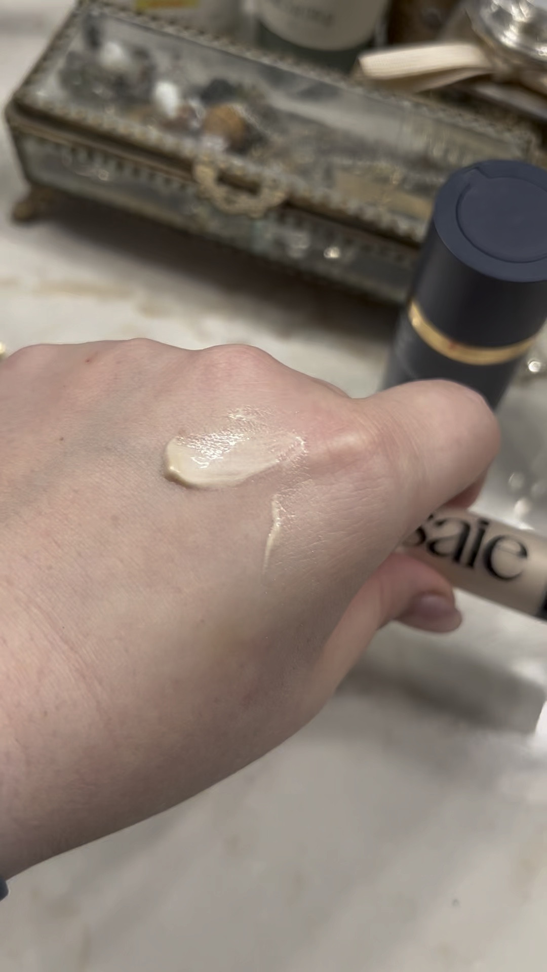 Absolutely loving this Saie beauty highlighter! It’s so lightweight and easy to apply and layer. It comes in two shades. This is the Starglow universal champagne color ✨

#LTKfindsunder50 #LTKstyletip #LTKbeauty