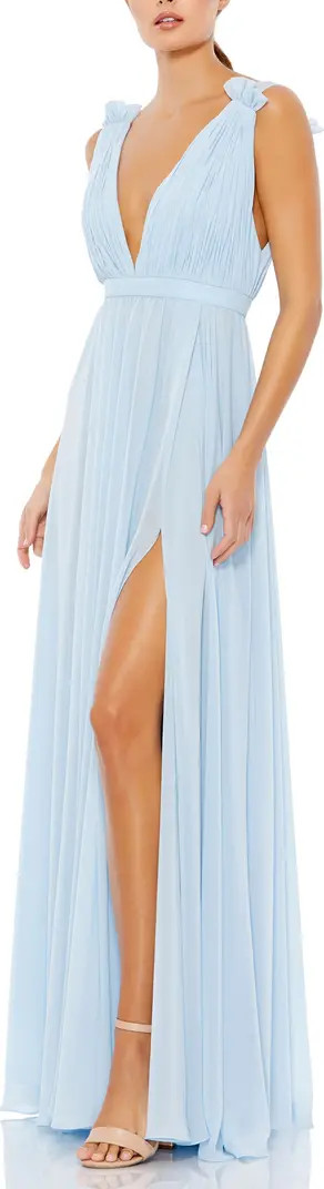 Women's Sleeveless Pleated Chiffon V-Neck Gown | Nordstrom