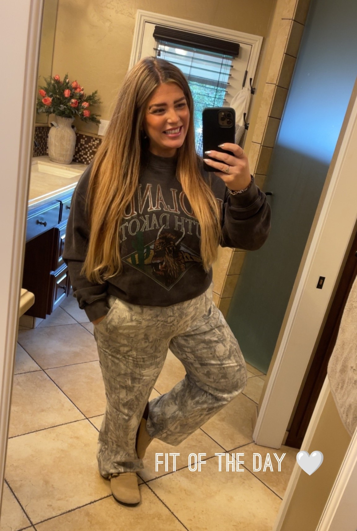 Camo but make it cute 🤎✨
These Walmart camo pants are SO good — comfy, flattering, and the perfect relaxed fit. Paired them with my oversized Abercrombie sweatshirt for that laid-back, cool girl vibe. Easy everyday look you can throw on and still feel put together 🙌🏼
Clogs linked too 
#LTKStyle #LTKFinds #WalmartFashion #AbercrombieStyle #CamoPants #CasualChic #MomStyle #EverydayOutfit #FallStyle #CozyFits #NeutralVibes #HotMomStyle