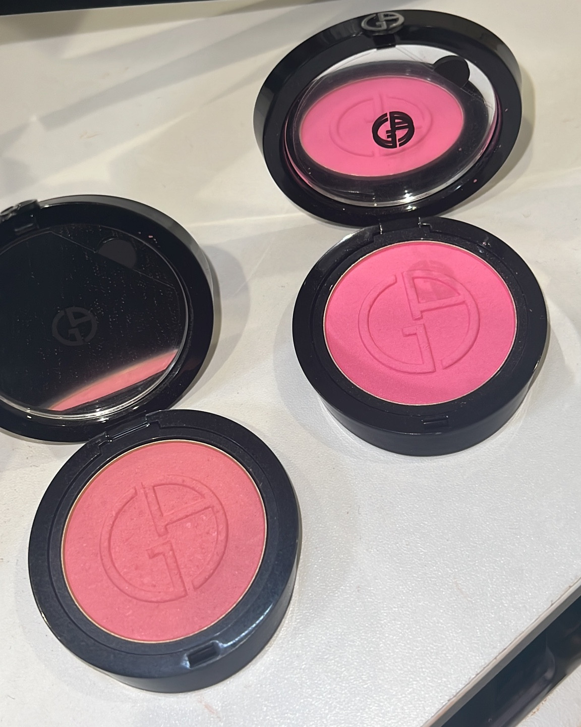 My current FAV blushes 🤍 Left (#51) I use every day and I use the brighter pink (#52) when I’m tan / wearing a full face 💕

#LTKbeauty #LTKFind #LTKunder50