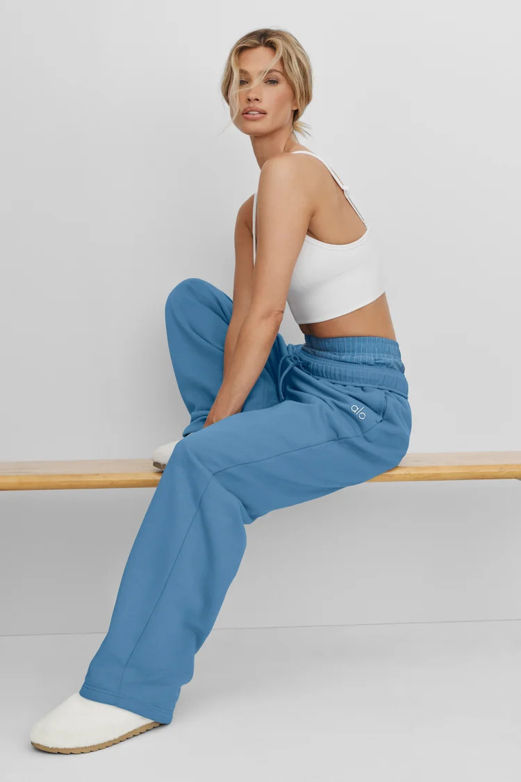 Accolade Straight Leg Sweatpant | Alo Yoga