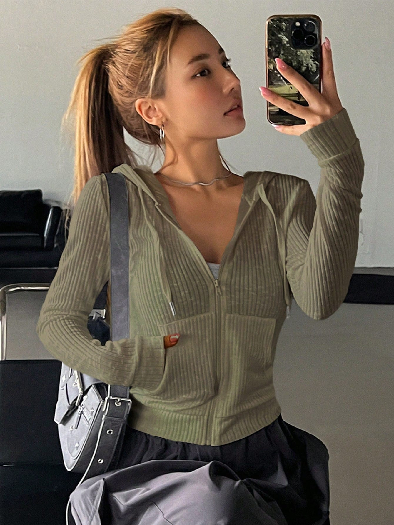 DAZY Zip Up Drawstring Hooded Crop Sweatshirt | SHEIN