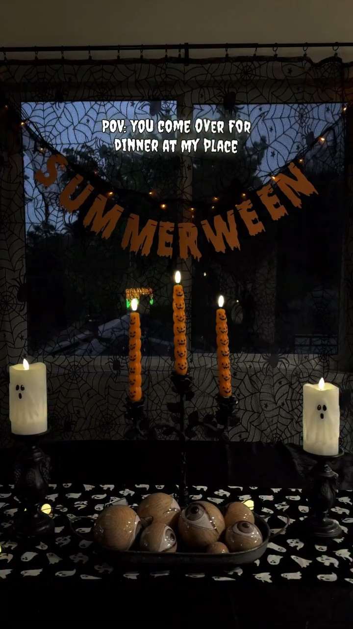 Just a casual dinner 👀

#summerween #soookyseason #spookydinner #thisishalloween #halloweenvibes