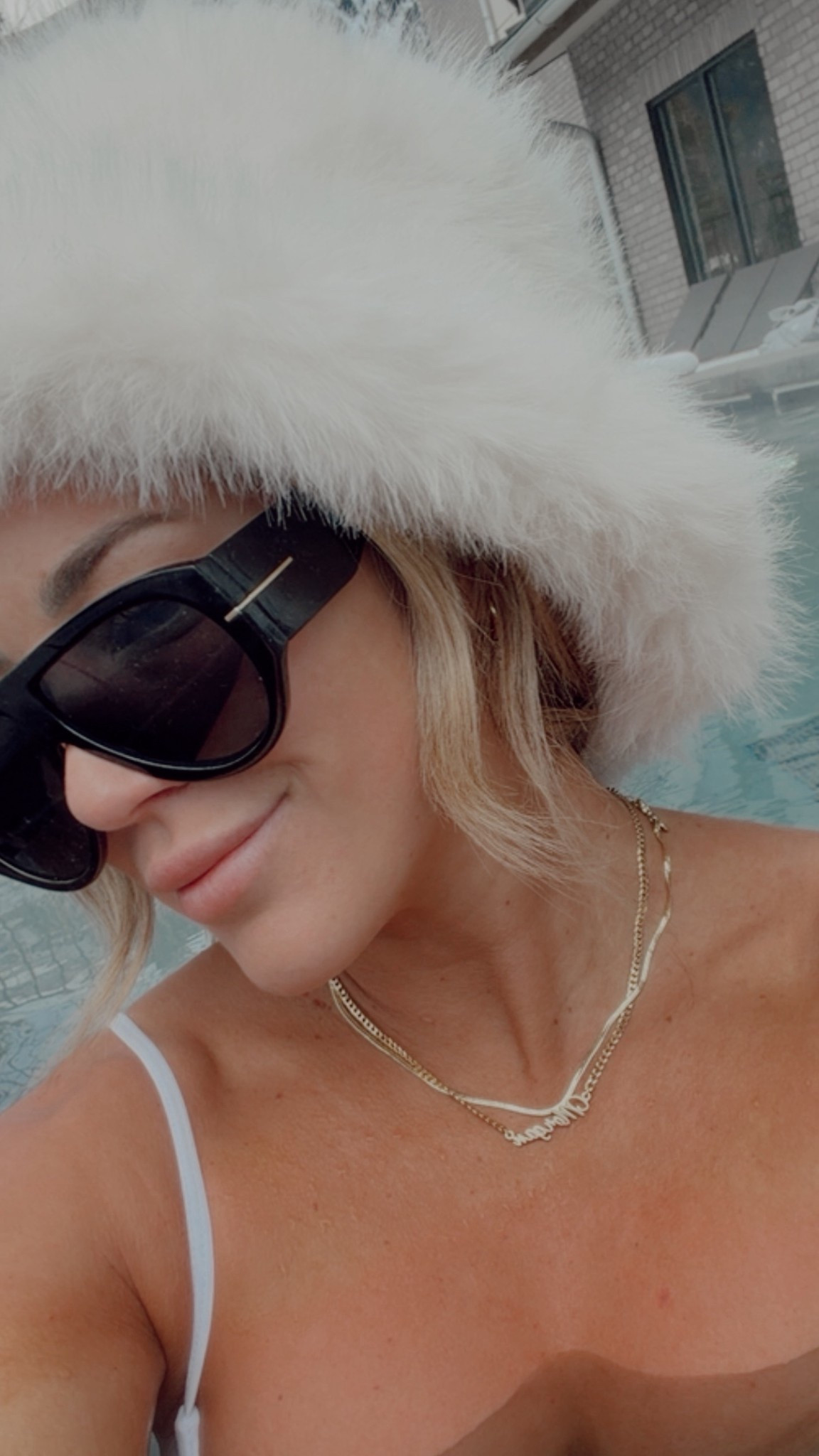 My apres-ski look!

#LTKHoliday #LTKSeasonal #LTKootd