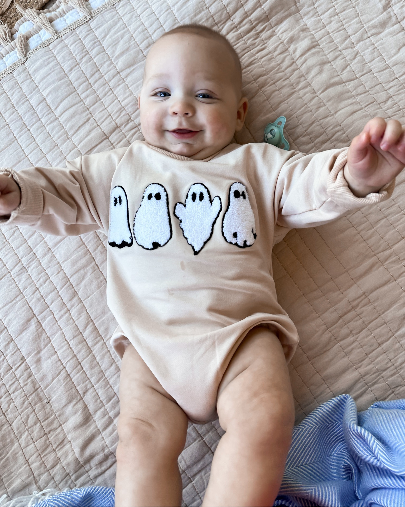 Amazon fall baby onesie, this is size 6-12 months
Baby boy fall outfit
Baby boy Halloween outfit
Ghost onesie
