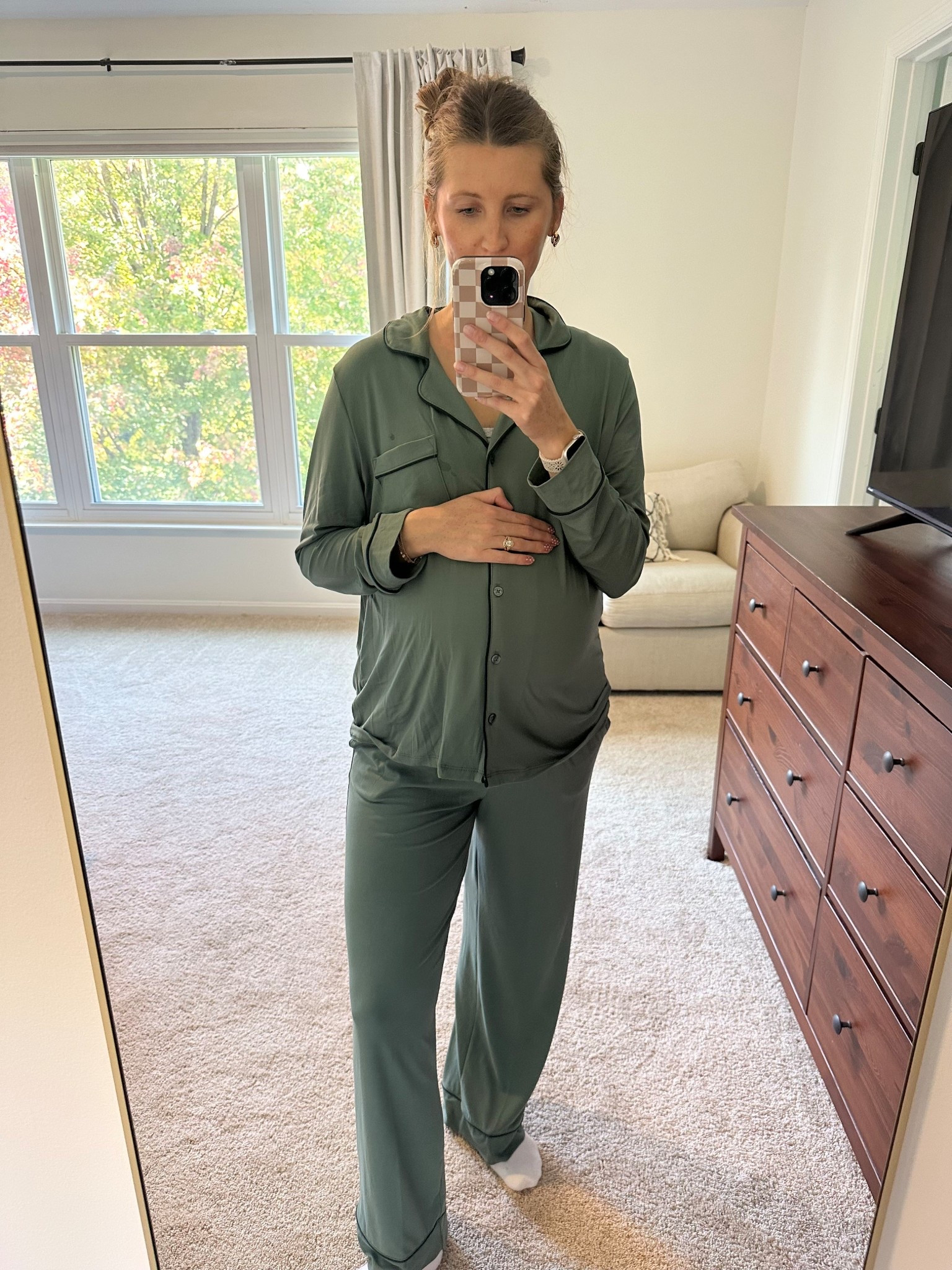 I was on the hunt for one pair of comfortable pajamas to wear postpartum that didn’t break the bank. These are my winners!!! So dang soft and would be great for Christmas.

#LTKBump