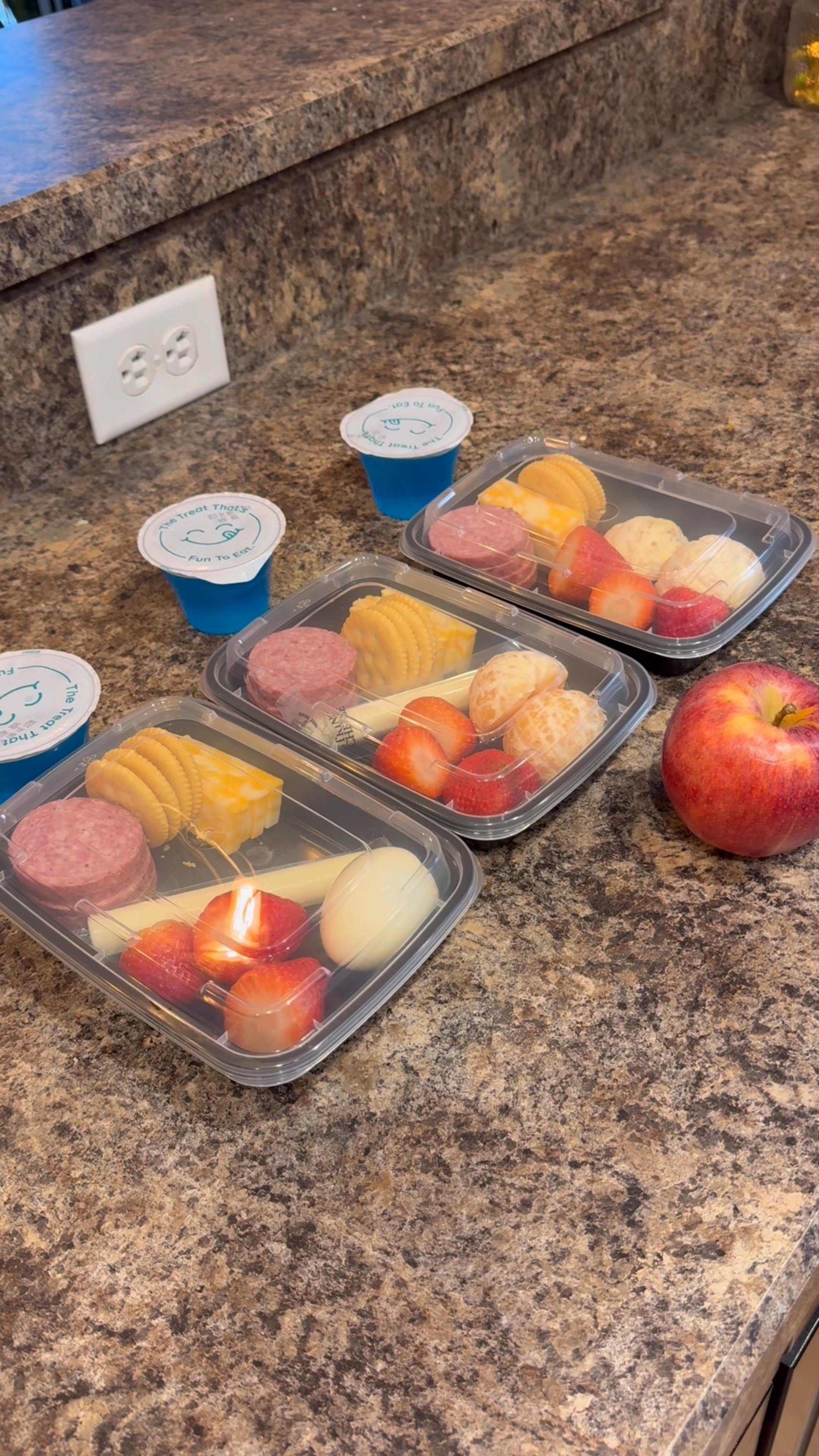 Love these containers for pretty much anything. They come in handy for delivering meals to the field for the guys. Or making lunchables to take to sports. 

#kitchen #containers 

#LTKhome