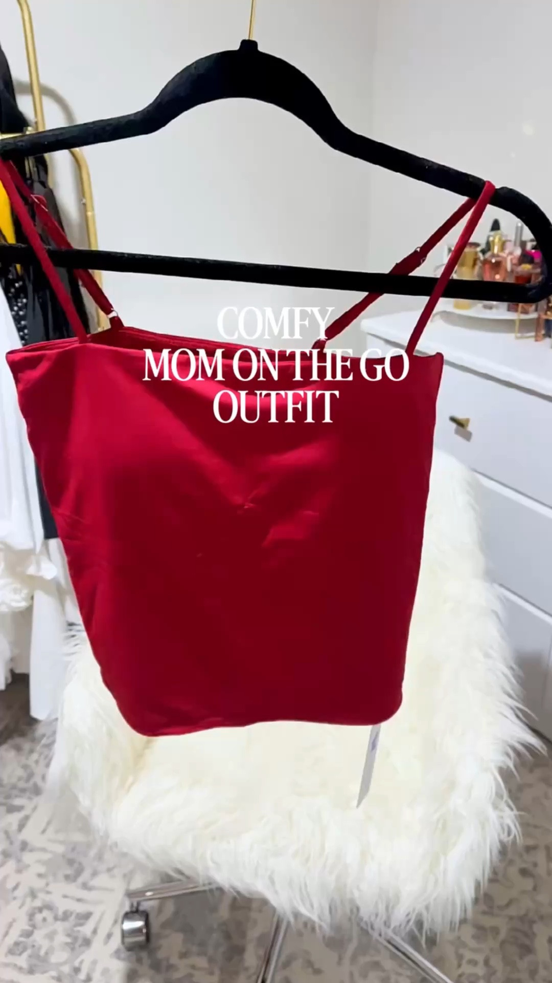 Comfy, cute, and mom-on-the-go approved🤍 This is the kind of outfit that keeps up with school runs, errands, and everything in between. 

Tap the link to shop the @darong_boutique top

#comfyoutfits #momonthemove #orlandoinfluencer #softmomera #darong 

casual outfit ideas, outfit inspiration, orlando influencers, orlando small creators, running errands, running errands outfit, black girl creators, darong outfit ideas