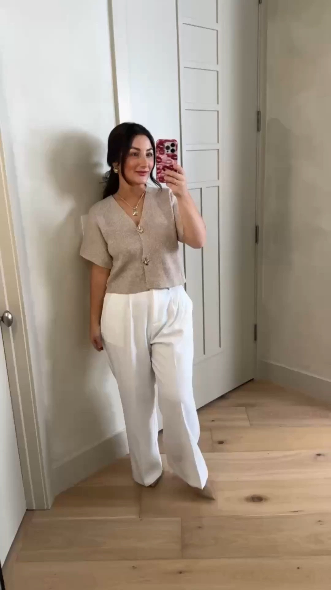 V-neck cardigan and wide leg pants! Perfect for work or events! 

Top size small, Pants size medium short in white thick 

5'0" 140lbs
Petite friendly

#LTKootd #LTKPetite #LTKWorkwear