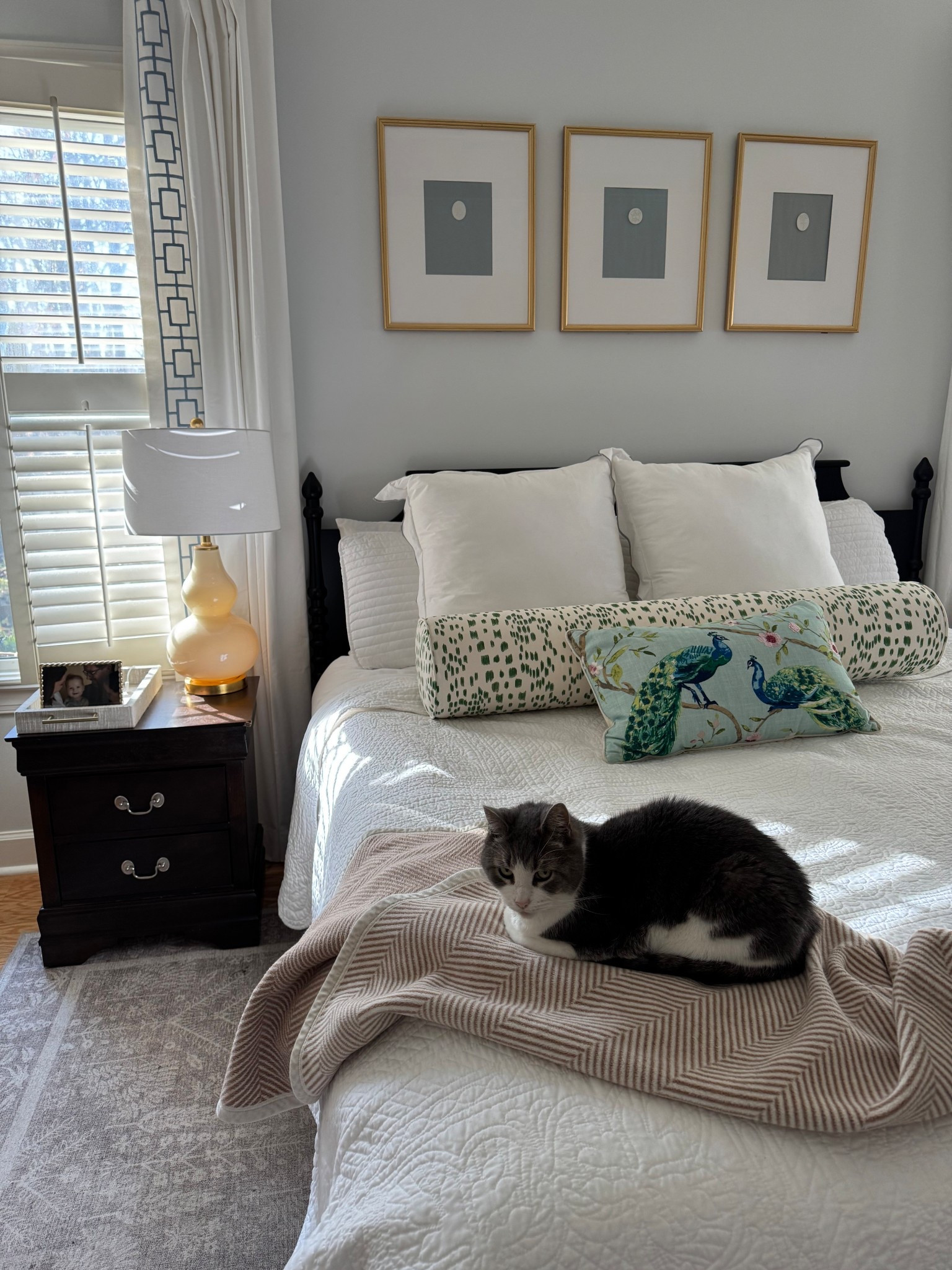 Cozy blue and white bedroom vibes

#LTKHome
