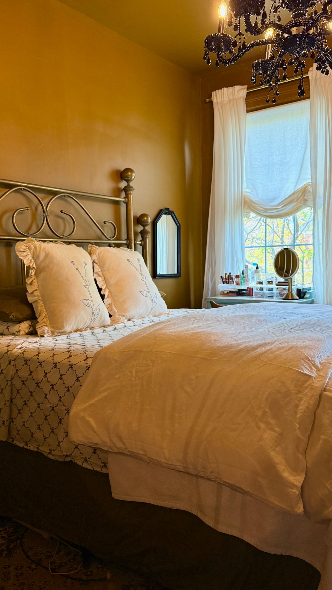 Flannel sheets for Fall? GROUNDBREAKING! 

#LTKSeasonal #LTKSaleAlert