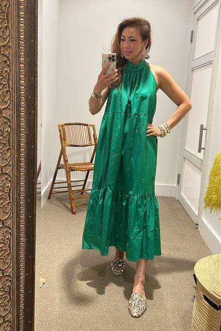 Gorgeous green dress at HerStory 💚✨ use code HSPARTNER25 🥰 #styleofsam #holidaydress

#LTKGiftGuide #LTKHoliday #LTKover40