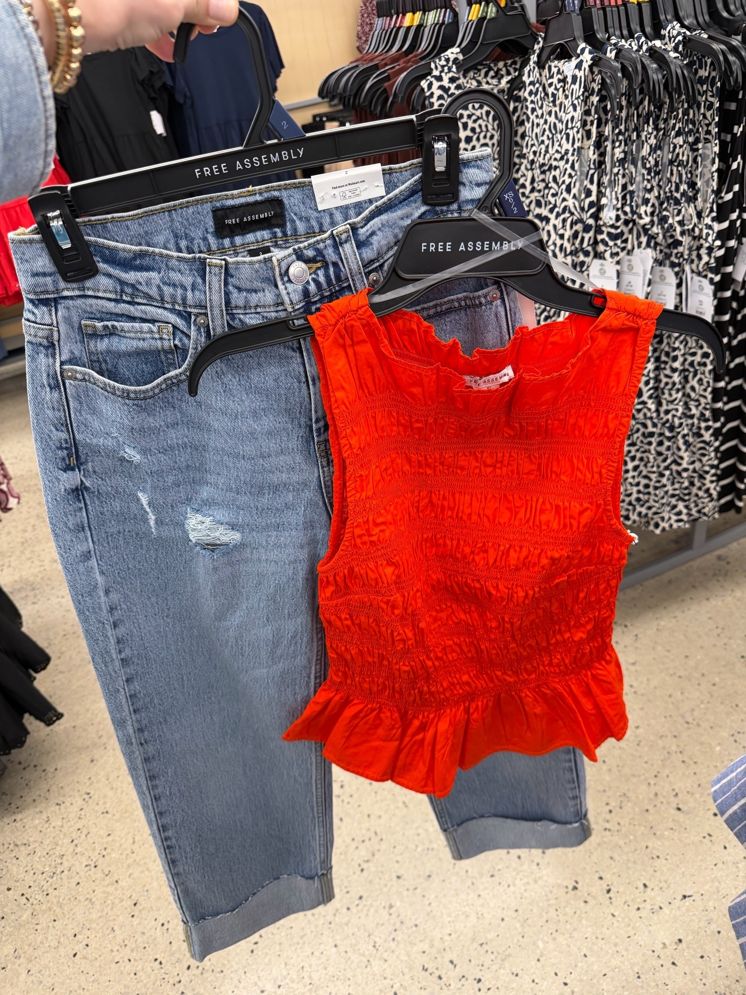 New high rise straight cuff crop jeans at Walmart outfit idea, add white shoes to complete the look. #walmartfashion